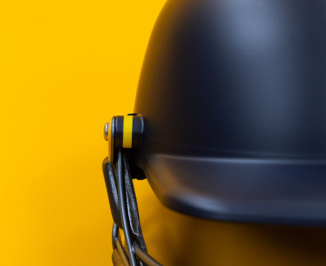 Masuri E Line Plus Titanium Grille Cricket Helmet - Senior Navy