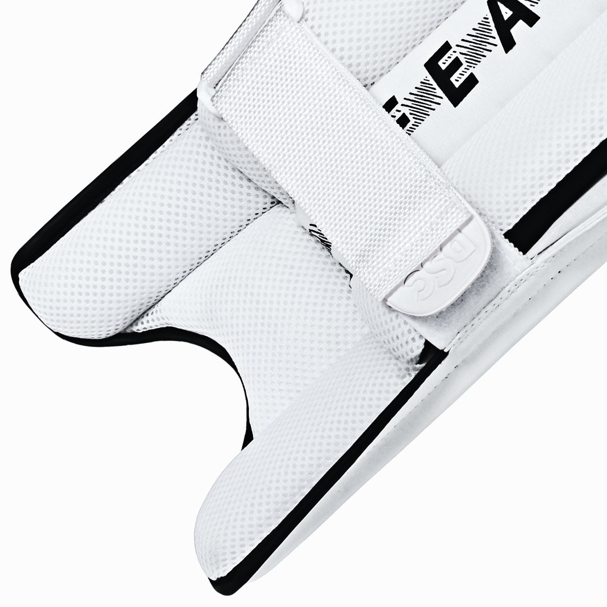 DSC Blak 55 Batting Leg Guard - Junior