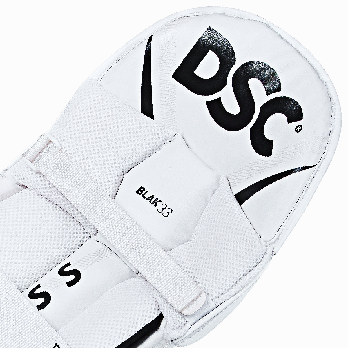 DSC Blak 33 Batting Leg Guard - Junior