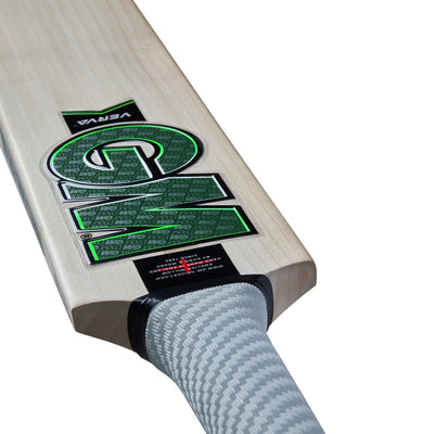 Gunn & Moore Verva DXM 404 L540 Blade TTNOW Cricket Bat - Adult